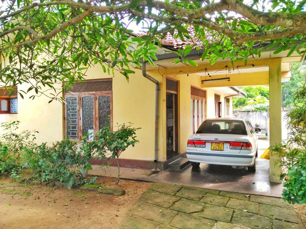 Hikkaduwa Home Stay ภายนอก รูปภาพ